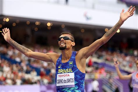 Júlio César Agripino é ouro e bate recorde mundial na corrida .